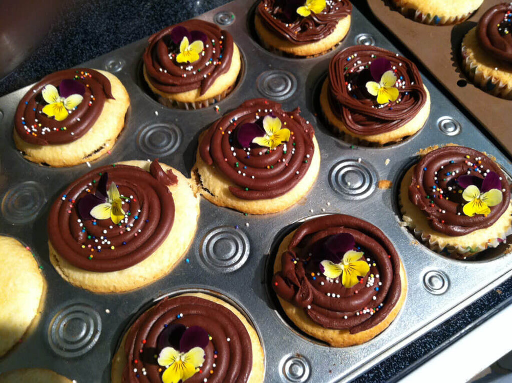 Cup Cakes with Edible Flowers